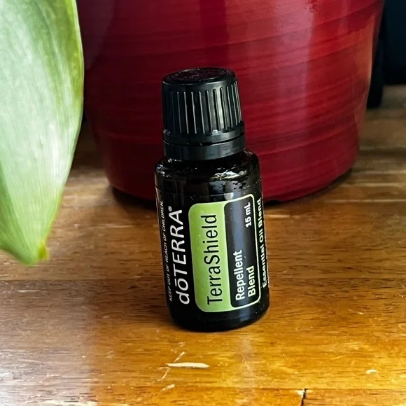 doTERRA TerraShield Repellent Blend 15ml - Picture 1 of 2